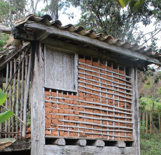 Moinho de água que era utilizado para fazer fubá em Gondó